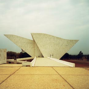 Découvrez Brasilia, capitale du Brésil, et son architecture moderne et futuriste lors de votre circuit au Brésil.