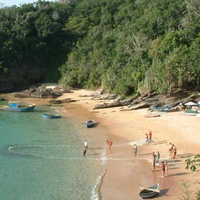 Prévoyez une étape à Buzios, haut lieu balnéaire, durant votre séjour au Brésil.